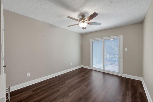 125 Capetown, Conroe, TX 77356