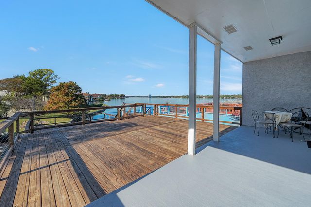 125 Capetown, Conroe, TX 77356