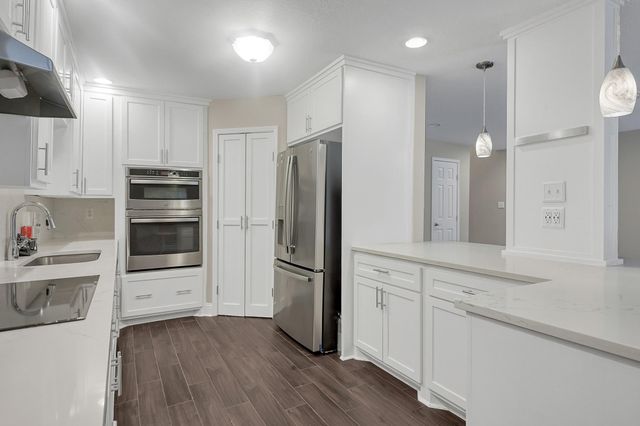 125 Capetown, Conroe, TX 77356