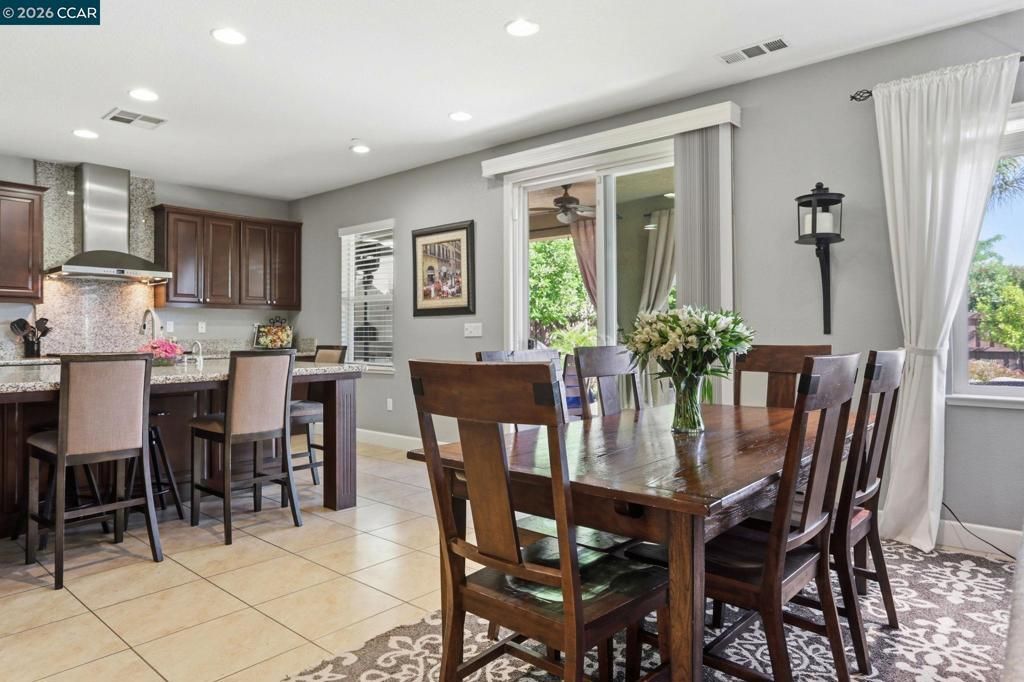Image 21 of property listing at 5036 Turnbridge Ct, Vacaville, CA 95687