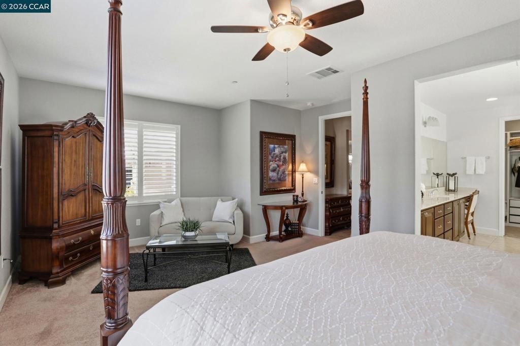 Image 26 of property listing at 5036 Turnbridge Ct, Vacaville, CA 95687