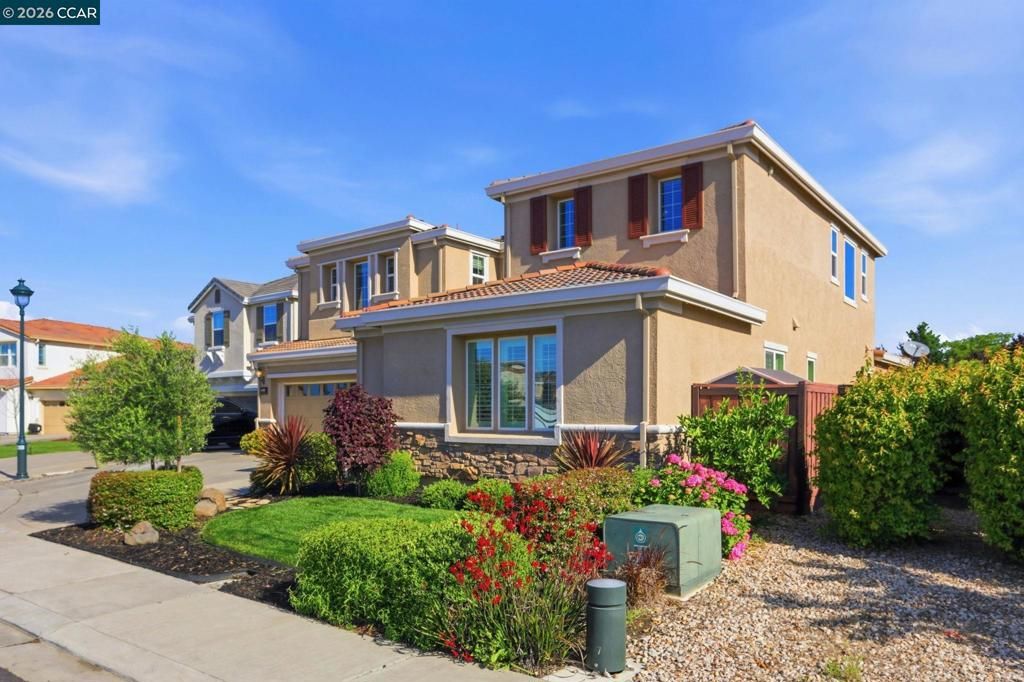 Image 4 of property listing at 5036 Turnbridge Ct, Vacaville, CA 95687
