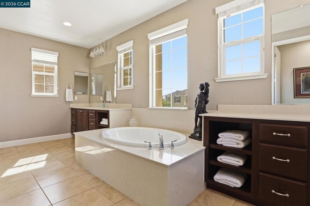 Image 41 of property listing at 5036 Turnbridge Ct, Vacaville, CA 95687