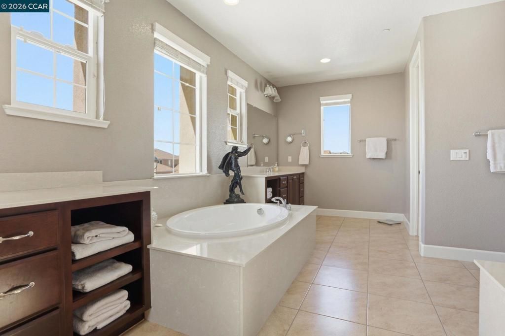 Image 42 of property listing at 5036 Turnbridge Ct, Vacaville, CA 95687