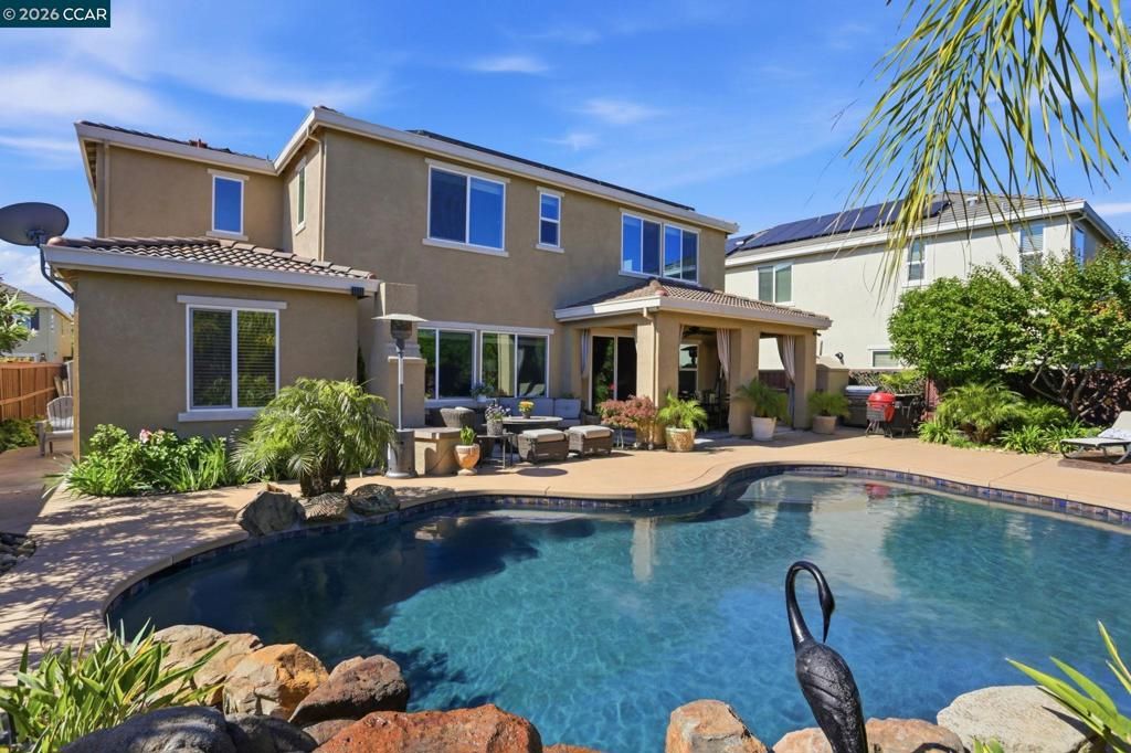 Image 5 of property listing at 5036 Turnbridge Ct, Vacaville, CA 95687