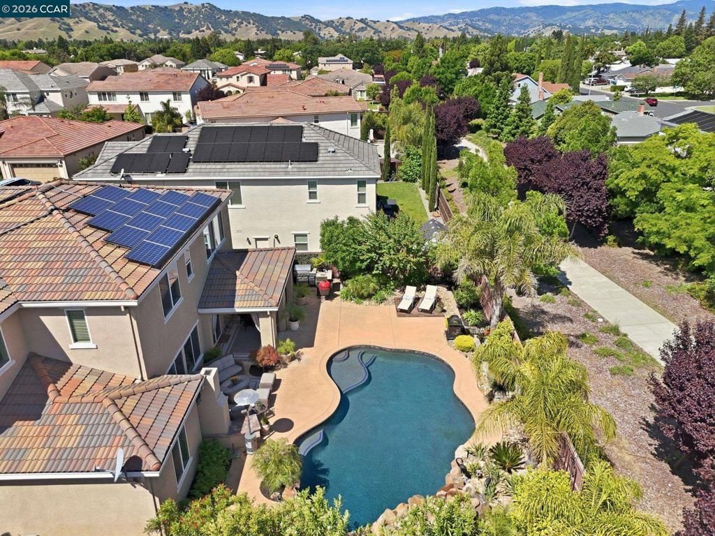 Image 74 of property listing at 5036 Turnbridge Ct, Vacaville, CA 95687