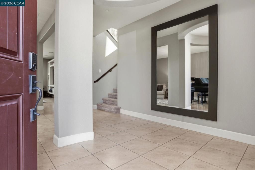 Image 8 of property listing at 5036 Turnbridge Ct, Vacaville, CA 95687