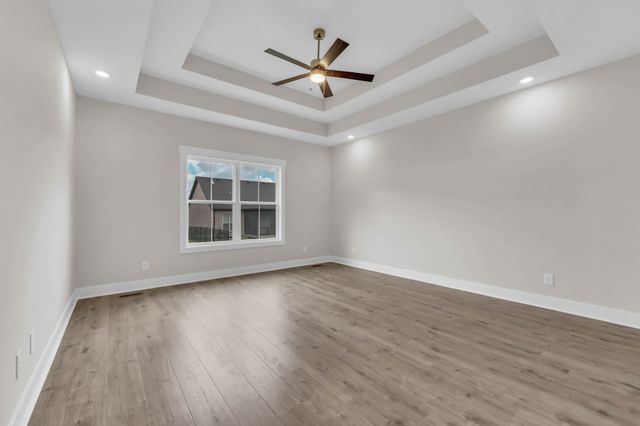 463 Spiderwort Dr, Clarksville, TN 37043