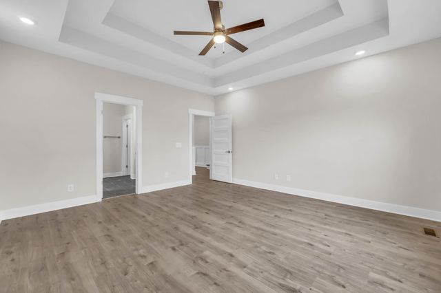463 Spiderwort Dr, Clarksville, TN 37043