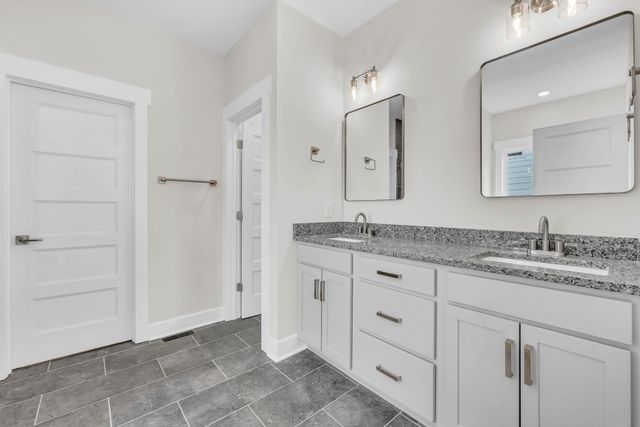463 Spiderwort Dr, Clarksville, TN 37043