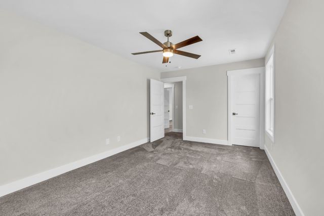 463 Spiderwort Dr, Clarksville, TN 37043
