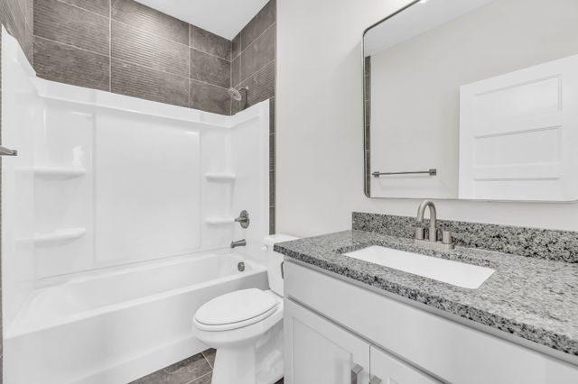 463 Spiderwort Dr, Clarksville, TN 37043