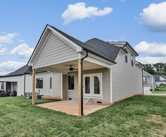 463 Spiderwort Dr, Clarksville, TN 37043