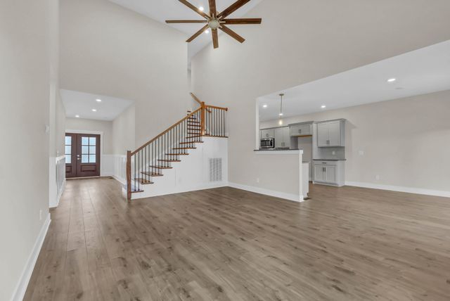 463 Spiderwort Dr, Clarksville, TN 37043