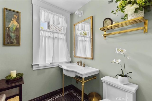 1012 W Highland Ave., Redlands, CA 92373