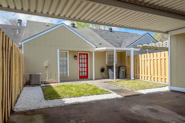 11054 Red Oak Dr, Baton Rouge, LA 70815