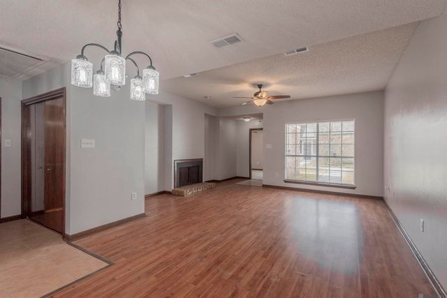 11054 Red Oak Dr, Baton Rouge, LA 70815