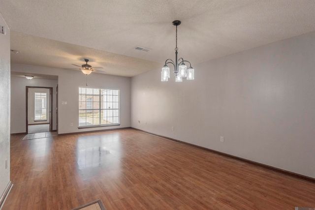 11054 Red Oak Dr, Baton Rouge, LA 70815