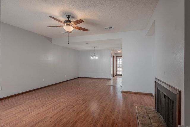 11054 Red Oak Dr, Baton Rouge, LA 70815