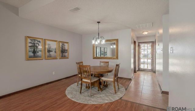 11054 Red Oak Dr, Baton Rouge, LA 70815