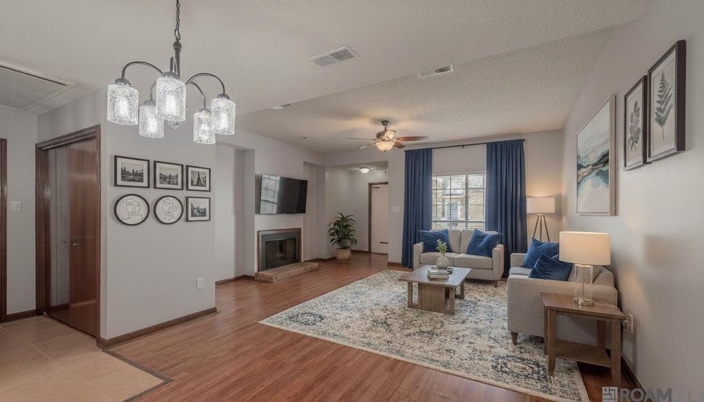 11054 Red Oak Dr, Baton Rouge, LA 70815