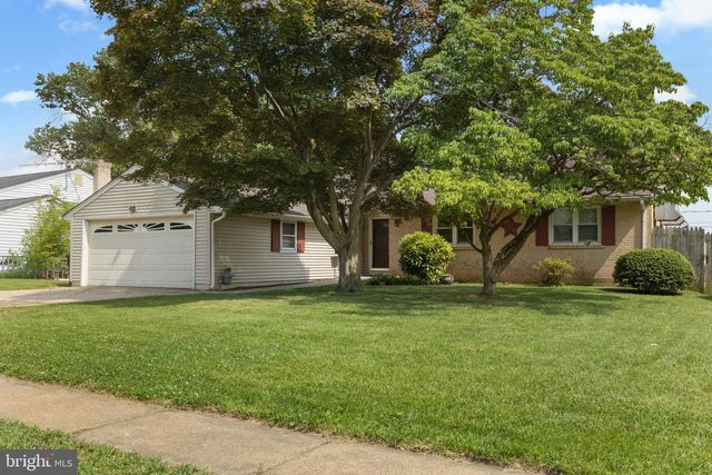 11 COLESBERY DR, New Castle, DE 19720