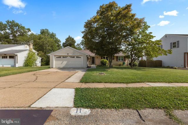 11 COLESBERY DR, New Castle, DE 19720