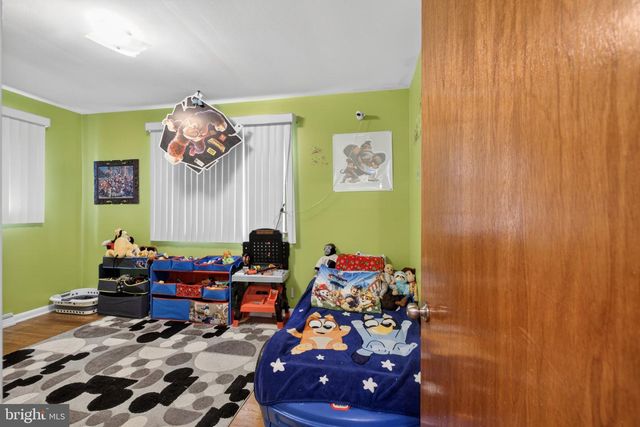 11 COLESBERY DR, New Castle, DE 19720
