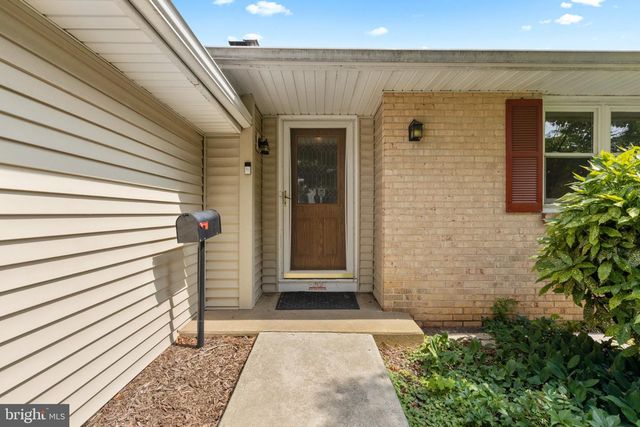 11 COLESBERY DR, New Castle, DE 19720