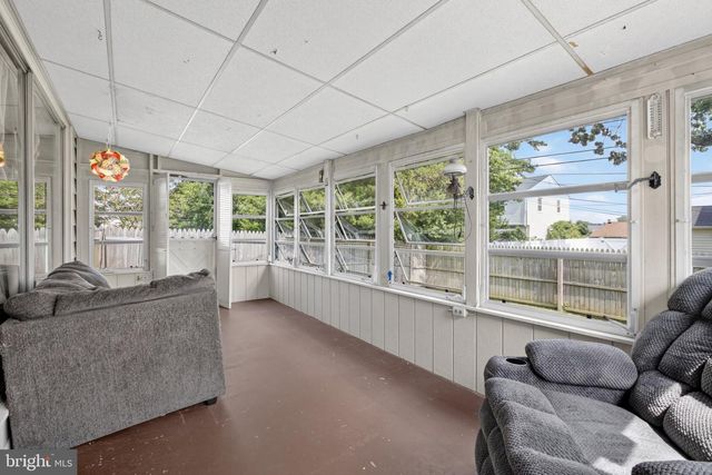 11 COLESBERY DR, New Castle, DE 19720