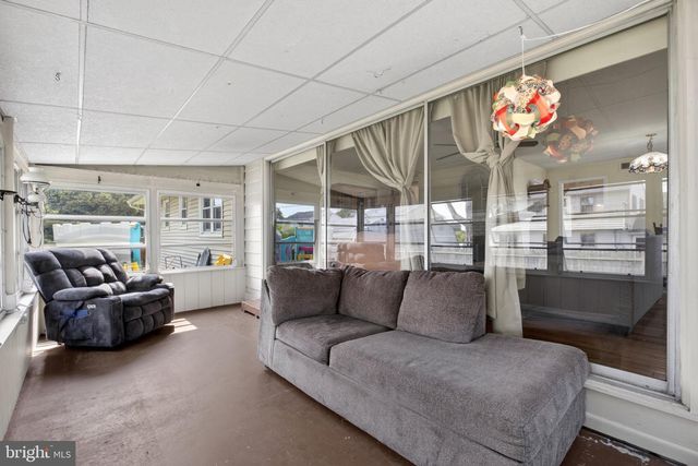 11 COLESBERY DR, New Castle, DE 19720