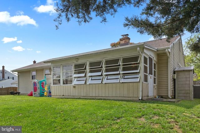 11 COLESBERY DR, New Castle, DE 19720