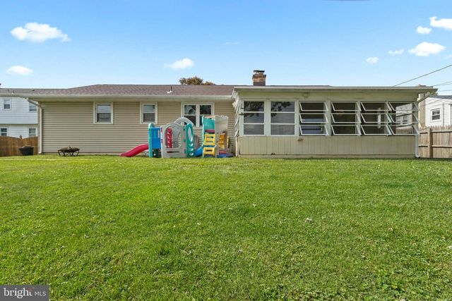 11 COLESBERY DR, New Castle, DE 19720