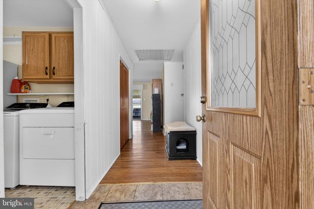 11 COLESBERY DR, New Castle, DE 19720