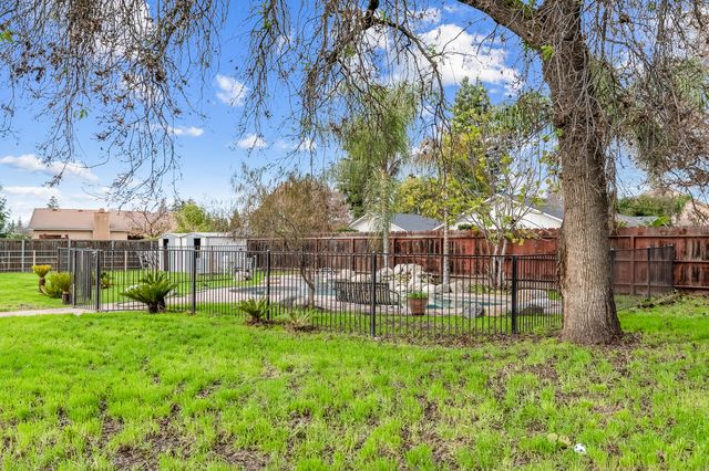 4708 W Hurley Avenue, Visalia, CA 93291
