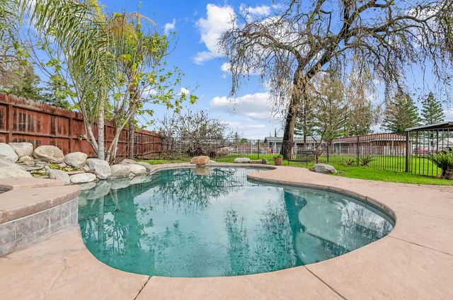 4708 W Hurley Avenue, Visalia, CA 93291