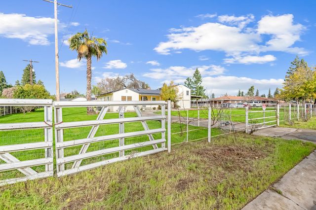 4708 W Hurley Avenue, Visalia, CA 93291