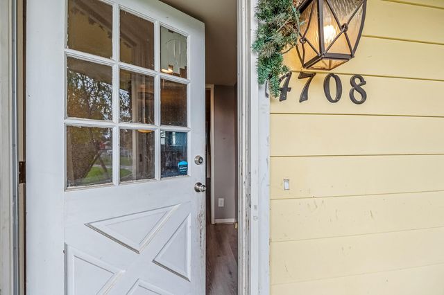 4708 W Hurley Avenue, Visalia, CA 93291