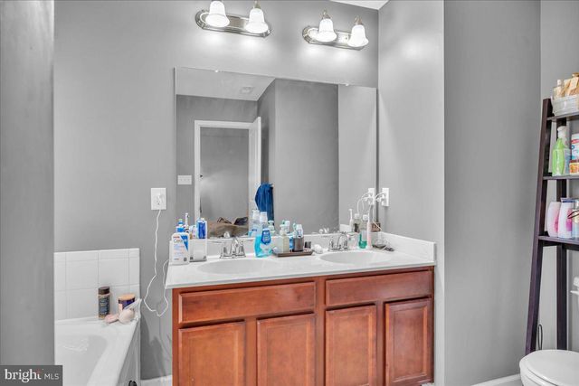 465 DOGWOOD DR, Deptford, NJ 08096