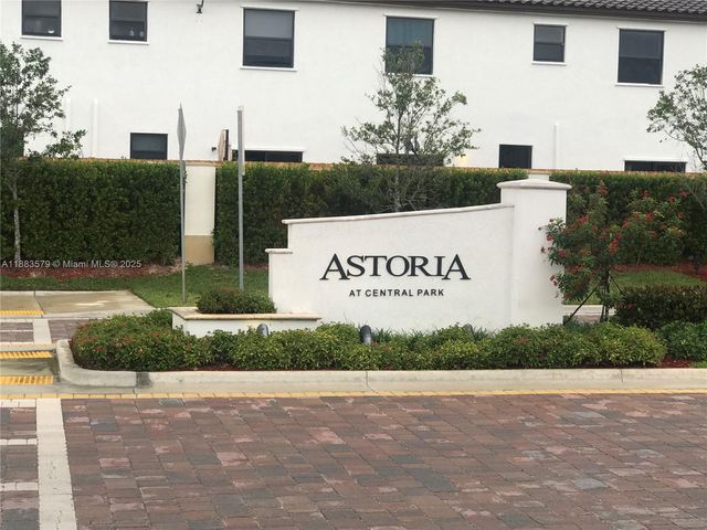 8806 NW 103rd Ave, Doral, FL 33178