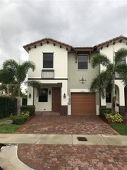 8806 NW 103rd Ave, Doral, FL 33178