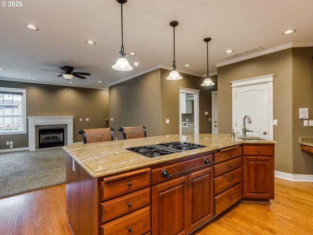 1845 N TEAKWOOD Cir, Canby, OR 97013
