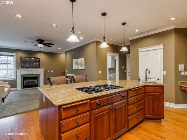 1845 N TEAKWOOD Cir, Canby, OR 97013
