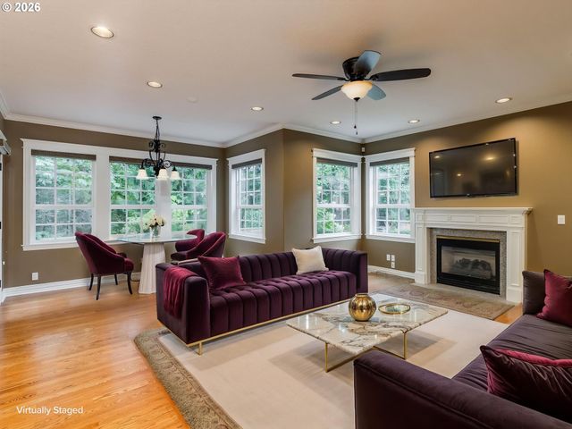 1845 N TEAKWOOD Cir, Canby, OR 97013