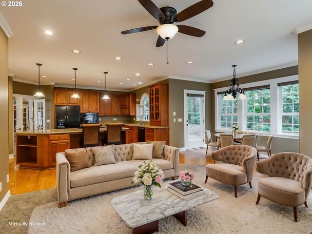 1845 N TEAKWOOD Cir, Canby, OR 97013