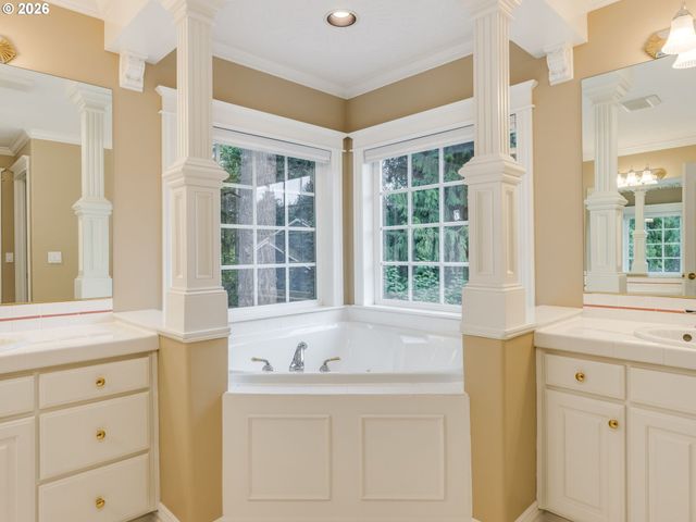 1845 N TEAKWOOD Cir, Canby, OR 97013