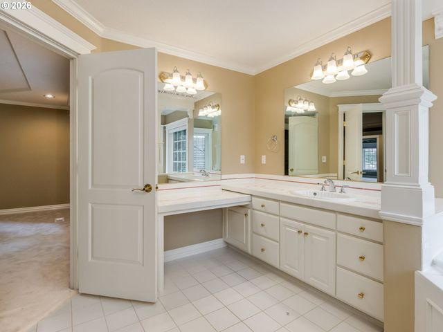 1845 N TEAKWOOD Cir, Canby, OR 97013