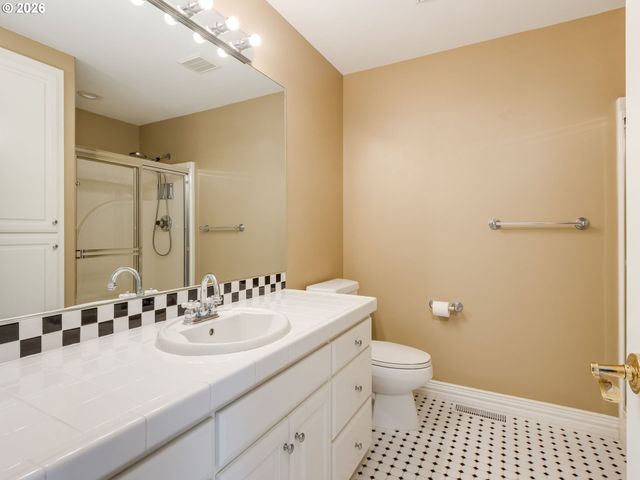 1845 N TEAKWOOD Cir, Canby, OR 97013