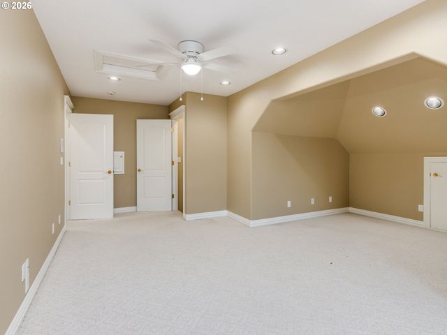 1845 N TEAKWOOD Cir, Canby, OR 97013