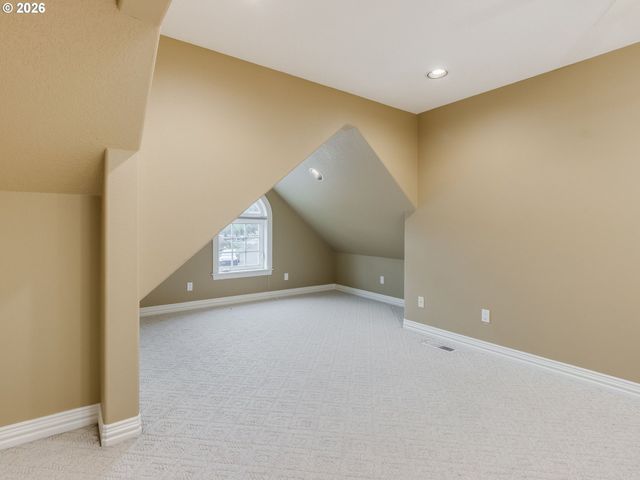 1845 N TEAKWOOD Cir, Canby, OR 97013